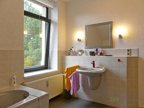 Wanne und Waschbecken - 