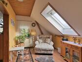 Leseecke am Wohnzimmer - 2 Zimmer Etagenwohnung in Wilkau-Haßlau