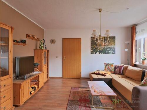 Blick ins Wohnzimmer - 2 Zimmer Etagenwohnung zur Miete in Wilkau-Haßlau