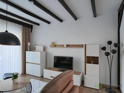 Schrankwand und TV - 2 Zimmer Etagenwohnung zur Miete in Magdeburg