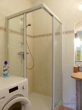 Dusche und Waschmaschine - 