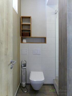 Duschbad-Blick zum WC - 1 Zimmer Etagenwohnung in Erfurt