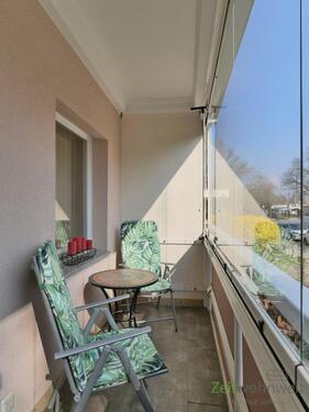 verglaster, abschließbarer Balkon - 