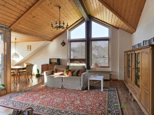 riesiges Wohnzimmer - (EF1302_M) Kassel-Landkreis: Baunatal, möblierte 4-Zimmer-Wohnung mit Parkett, Balkon und XXL-Wohnzimmer