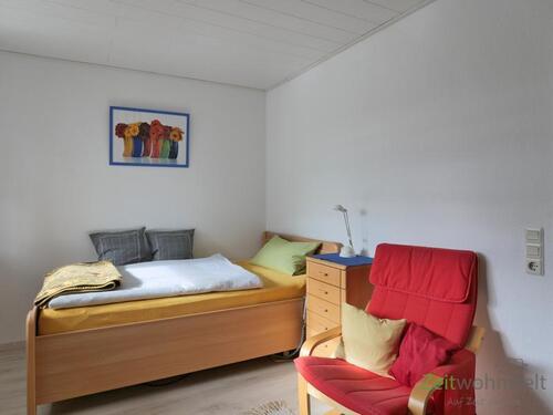 Bett und Sessel - 1 Zimmer Etagenwohnung zur Miete in Schlüchtern