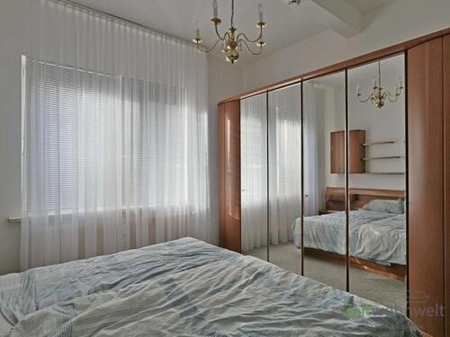 großer Kleiderschrank - 