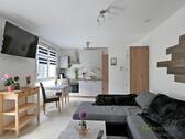 Blick ins Wohnzimmer - 2 Zimmer Etagenwohnung zur Miete in Erfurt