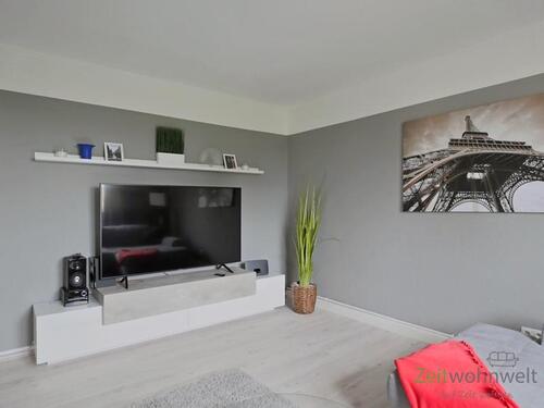 XXL-TV im Wohnzimmer - 3 Zimmer Etagenwohnung zur Miete in Kassel