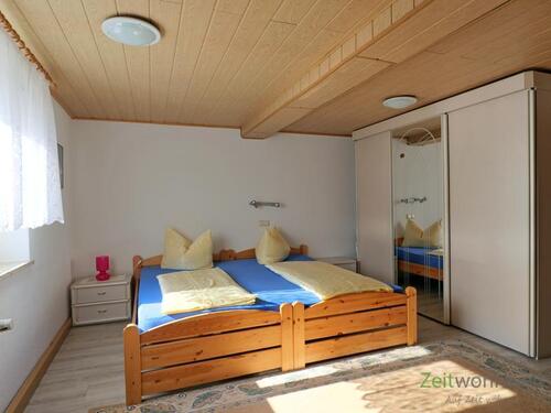 Blick ins Schlafzimmer - 