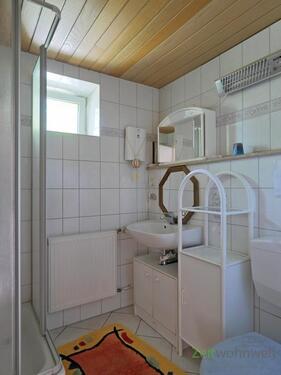 kleines Bad mit Dusche - 