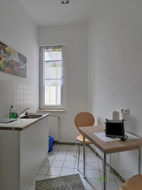 kleine Küche mit Essplatz - 