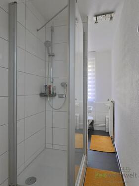 verglaste Dusche im Bad - 