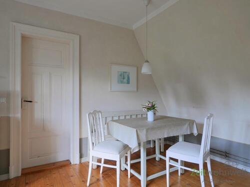 Esstisch mit Sitzbank - Etagenwohnung mit 40,00 m&sup2; in Dresden zur Miete