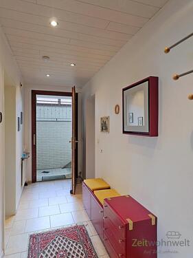 Flur und separater Eingang - 