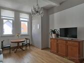 Esstisch und TV - 2 Zimmer Etagenwohnung zur Miete in Erfurt
