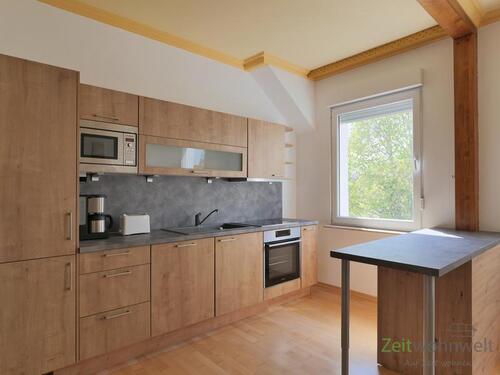 neue Einbauküche und Arbeitstisch - 