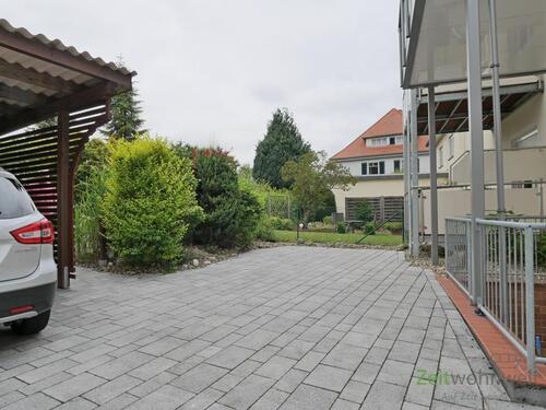 eigener PKW-Stellplatz - 