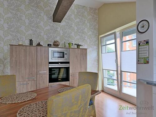 der kleine Balkon an der Küche - 