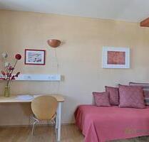 (EF0853_M) Erfurt: Krämpfervorstadt, neu möbliertes Mini-Apartment, Schreibtisch und WLAN inklusive