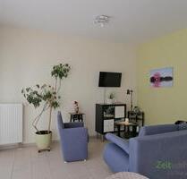 (EF1142_M) Erfurt: Altstadt, neu möblierte Wohnung mit Terrasse und ruhigem Schlafzimmer, TG-Stellplatz möglich