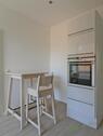 Esstisch und Backofen - 