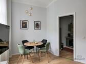 kleiner Esstisch vor der Küche - 2 Zimmer Etagenwohnung in Chemnitz