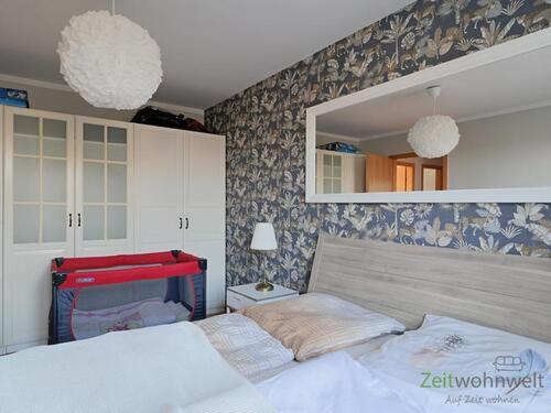 Kleiderschrank im Schlafzimmer - 