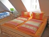 Doppelbett und Gästebett - 2 Zimmer Etagenwohnung zur Miete in Dresden