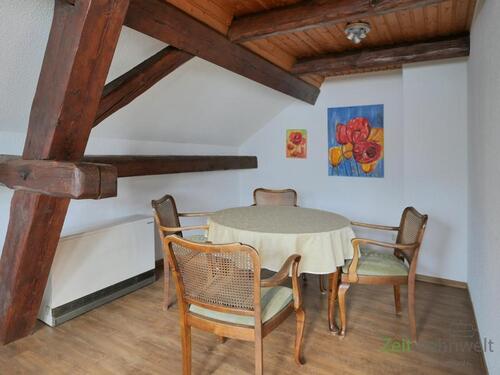 Esstisch im Wohnzimmer - Etagenwohnung mit 70,00 m² in Gleichen zur Miete