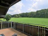 Balkonausblick nach links - Etagenwohnung mit 85,00 m&sup2; in Langenbieber zur Miete
