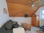 Blick ins Wohnzimmer - (EF1214_M) Eisenach: Hötzelsroda, möblierte 2-Zimmer-Wohnung mit Balkon, Grundreinigung inklusive