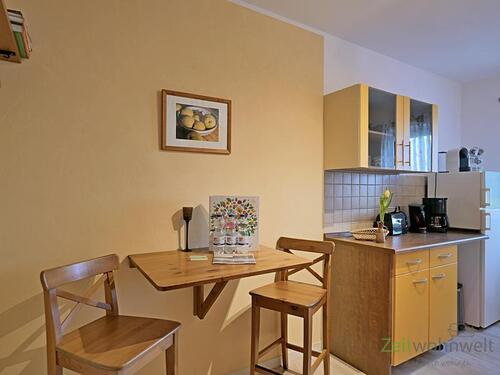kleiner Küchentisch - 3 Zimmer Etagenwohnung in Dresden