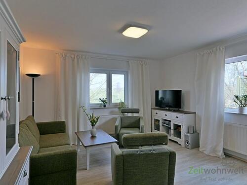 Blick ins Wohnzimmer - 3 Zimmer Etagenwohnung zur Miete in Dresden