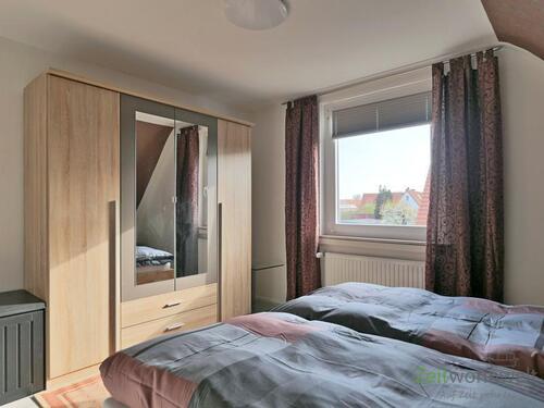 Kleiderschrank - 