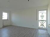 zweites Fenster im Wohnzimmer - 2 Zimmer Etagenwohnung in Meiningen
