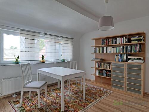 Esstisch im Wohnzimmer - 3 Zimmer Etagenwohnung zur Miete in Erfurt