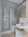 Dusche und Eckwanne - 