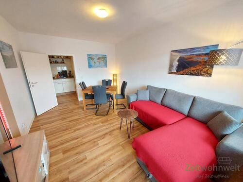 Wohnzimmer mit Esstisch - 2 Zimmer Etagenwohnung zur Miete in Jena