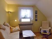 Couch und TV-Sessel - (EF0469_M) Erfurt: Krämpfervorstadt, möblierte 2-Zi-Whg in ruhiger Nebenstraße, Service mgl, Wochenendheimfahrer