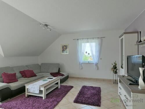 Blick in den Wohnbereich - 3 Zimmer Etagenwohnung in Erfurt