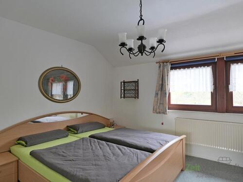Blick ins Schlafzimmer - 