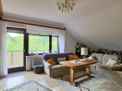 Sofa-Sitzecke vor dem Balkon - (EF1298_M) Kassel-Landkreis: Kaufungen, ruhige möblierte Wohnung mit Balkon am Ortsrand von Oberkaufungen