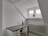 Schreibtisch im dritten Zimmer - 