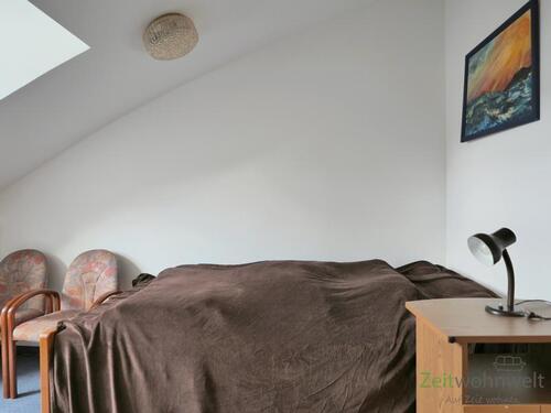 rechtes Bett - 