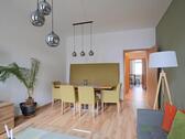 Wohnzimmer-Esstisch neben der Tür - Etagenwohnung mit 61,40 m&sup2; in Chemnitz zur Miete