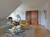 Sessel und Schrankwand - Etagenwohnung mit 75,00 m&sup2; in Radeberg zur Miete