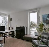 (EF1353_M) Kassel-Stadt: Niederzwehren, neu möbliertes Apartment mit Dachbalkon in ruhiger Lage, PKW-Stellplatz