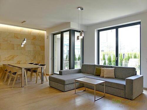 Wohnzimmer mit Fensterfront - (EF0519_S) Dresden: Wilsdruffer VorstadtSeevorstadt-West, City-Apartment mit Terrasse, nur 100m zum Park am Zwinger