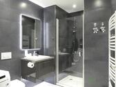 vorderes Bad mit Dusche - 