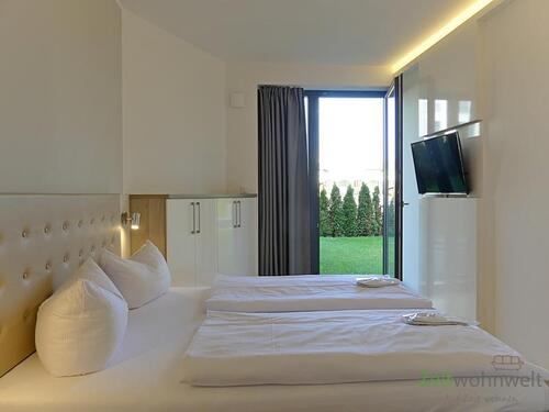 linkes Schlafzimmer, Ausblick - Etagenwohnung mit 101,98 m&sup2; in Dresden zur Miete